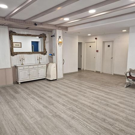 Hotel La Duquesa Pinos Genil Bagian luar foto